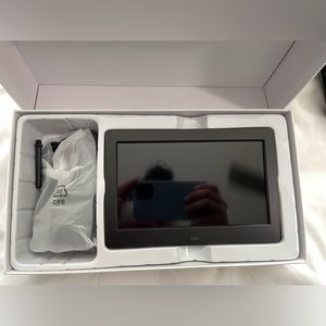 Digital Photo Frame 7”